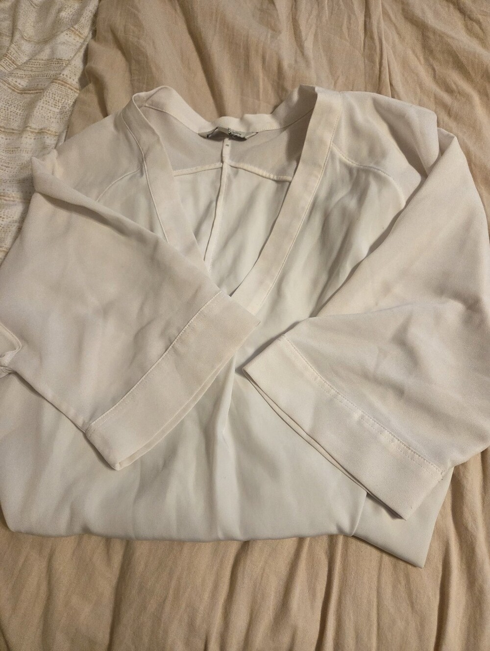 Calvin Klein Women's V-Neck White Blouse -Short Sleeve Top XL Excellent